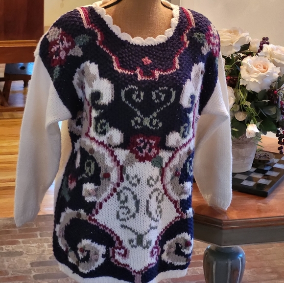 Colleen's Collectables knitted by hand medium oversized sweater - Picture 1 of 4